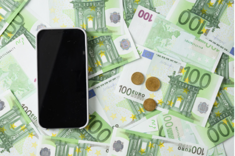 Smartphone screen and foreign exchange market